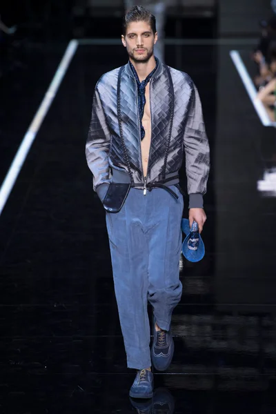 Look 13